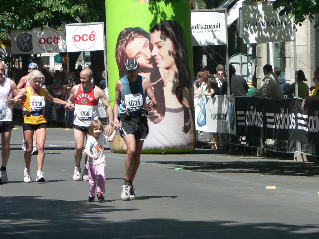 Maraton 08 107.jpg - je to běh generací